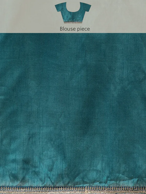 Indian_Women_Blue_Chiffon_Embroidery_Border_with_foil_work