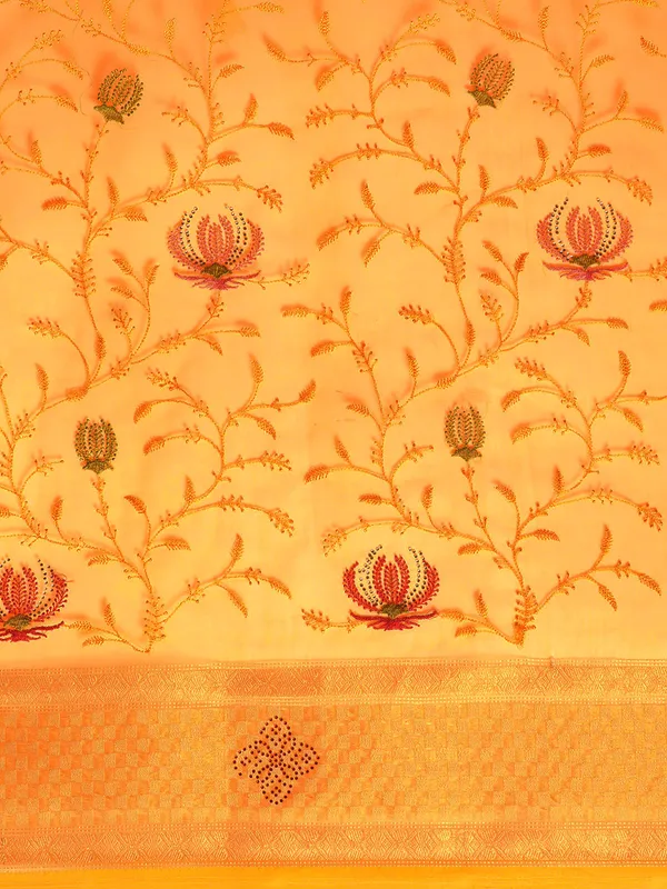 Indian_Women_Yellow_Orgenza_Fancy_border_with_Embroidery_work