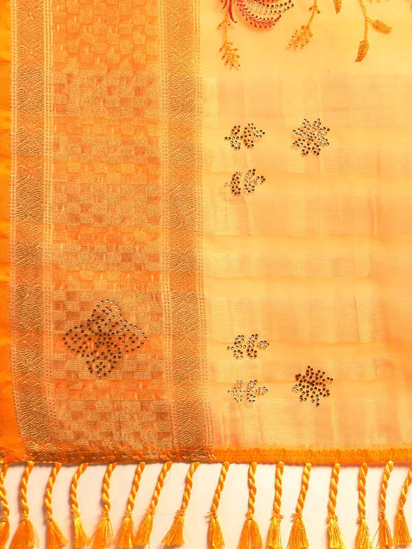 Indian_Women_Yellow_Orgenza_Fancy_border_with_Embroidery_work