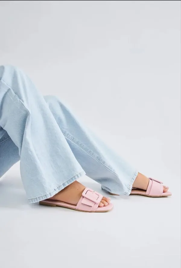 Pink_Flat_Square_Toe_Sandals_For_Women