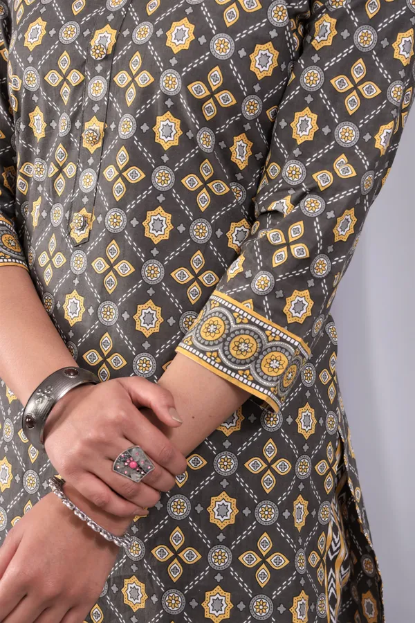 Grey_Pure_Cotton_Printed_Casual_Wear_Kurti_For_Women