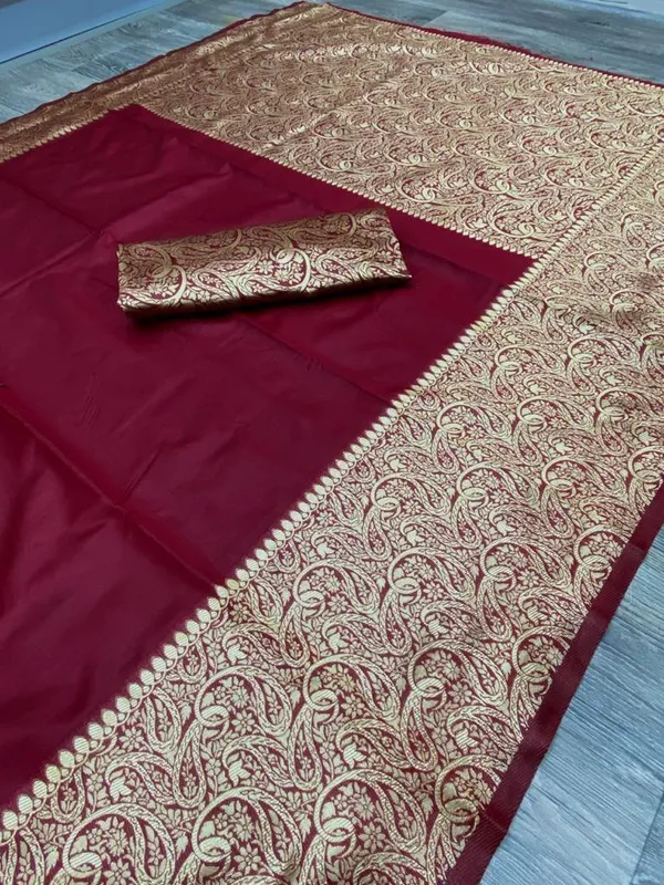 Maroon_Royal_Lichi_Silk_Saree_With_Intricate_Detailing