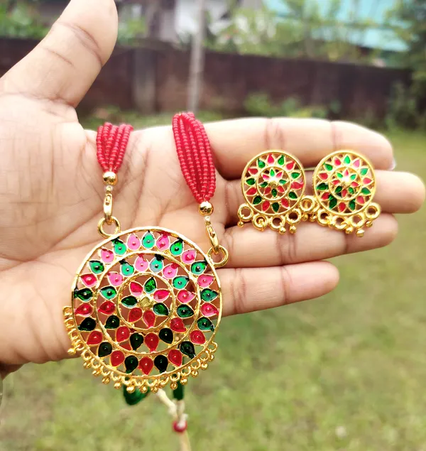 Assamese_Traditional_Gold_Plated_Red_Green_Color_Japi_Tassel_Set_For_Women_&_Girl