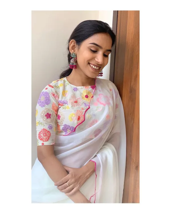 WHITE_SOFT_GEORGETTE_EMBROIDERED_SAREE