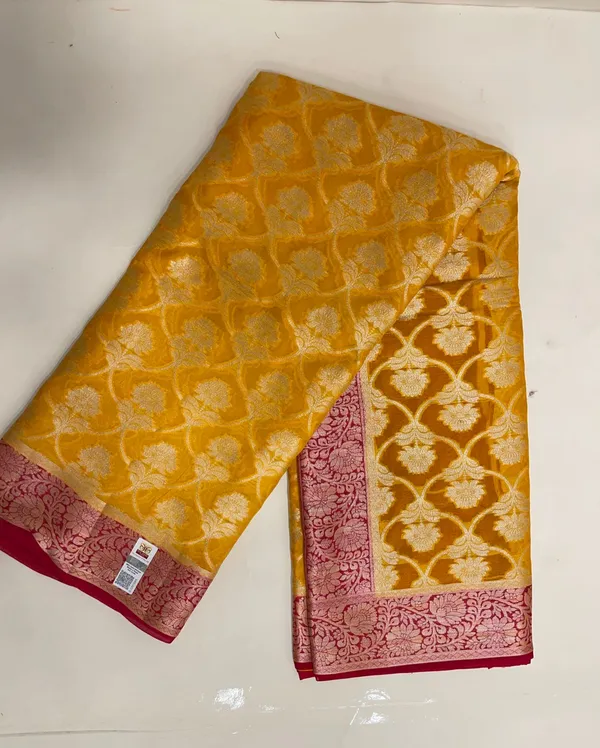 Humairah_Presents_Pure_Handloom_Yellow_Chiffon_Golden_Zari_Floral_Booti_Jaal_with_Contrast_Red_Zari_Booti_Anchal_and_Zari_Border_with_Red_Blouse