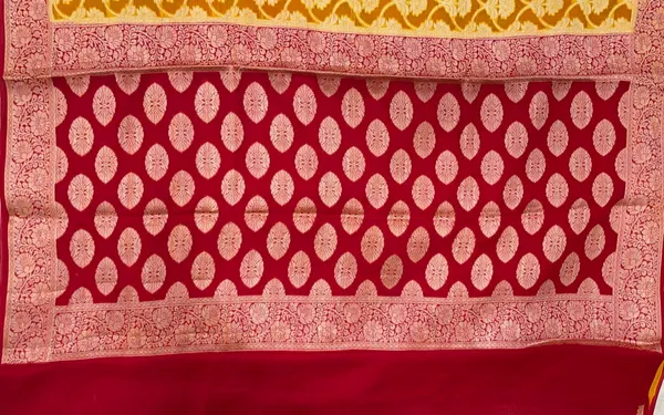 Humairah_Presents_Pure_Handloom_Yellow_Chiffon_Golden_Zari_Floral_Booti_Jaal_with_Contrast_Red_Zari_Booti_Anchal_and_Zari_Border_with_Red_Blouse