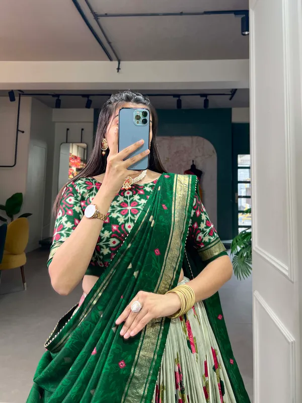 Green_Premium_&_Elegant_Dola_Silk_Lehenga_Choli_For_Women