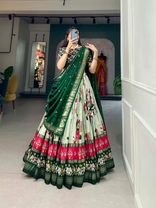 Green_Premium_&_Elegant_Dola_Silk_Lehenga_Choli_For_Women