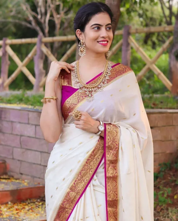 White_Woven_Kanjivaram_Silk_Saree_with_Saree_Cover