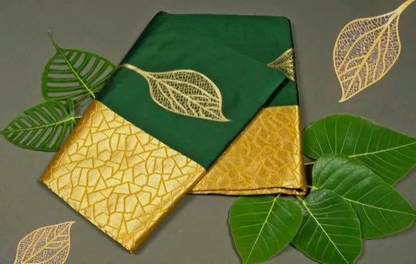 Green_Woven_Kanjivaram_Jacquard_Saree_with_Saree_Cover