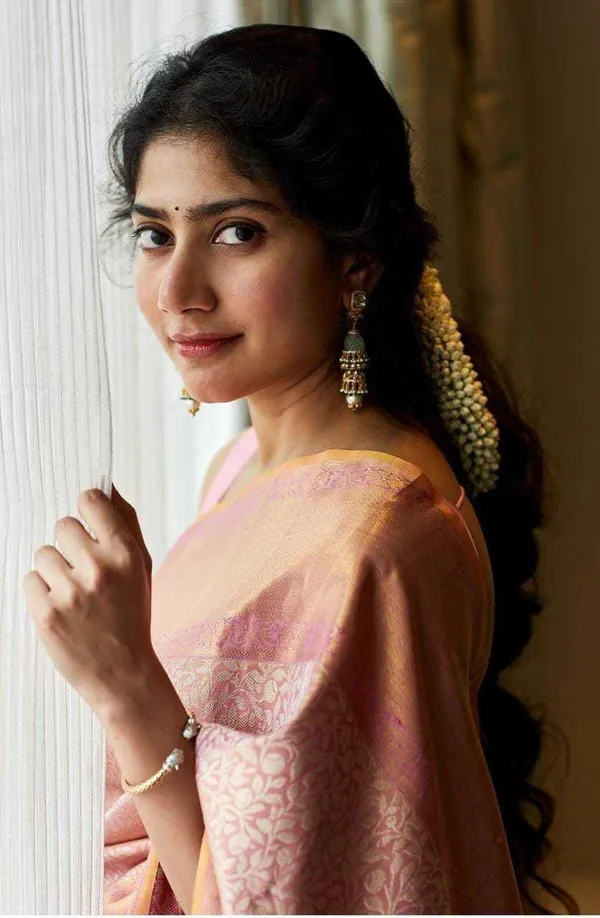 Pink_Woven_Kanjivaram_Silk_Saree_with_Saree_Cover