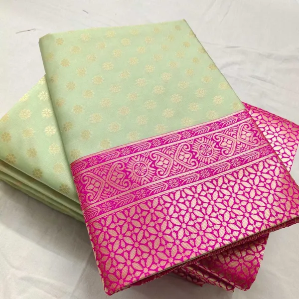 Dark_Green,_Red,_Gold_Woven_Kanjivaram_Silk_Saree_with_Saree_Cover
