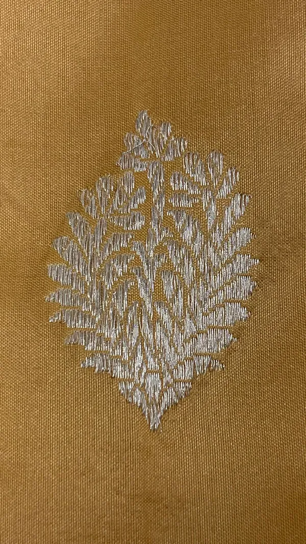 Humairah_Pure_Handwoven_Tussar_Katan_Silk_Kadhwa_Sona_Rupa_Zari_Booti_with_Kadhwa_Gold_Banarasi_Boota_Anchal_and_Tussar_Stripe_Blouse_Banarasi_Saree