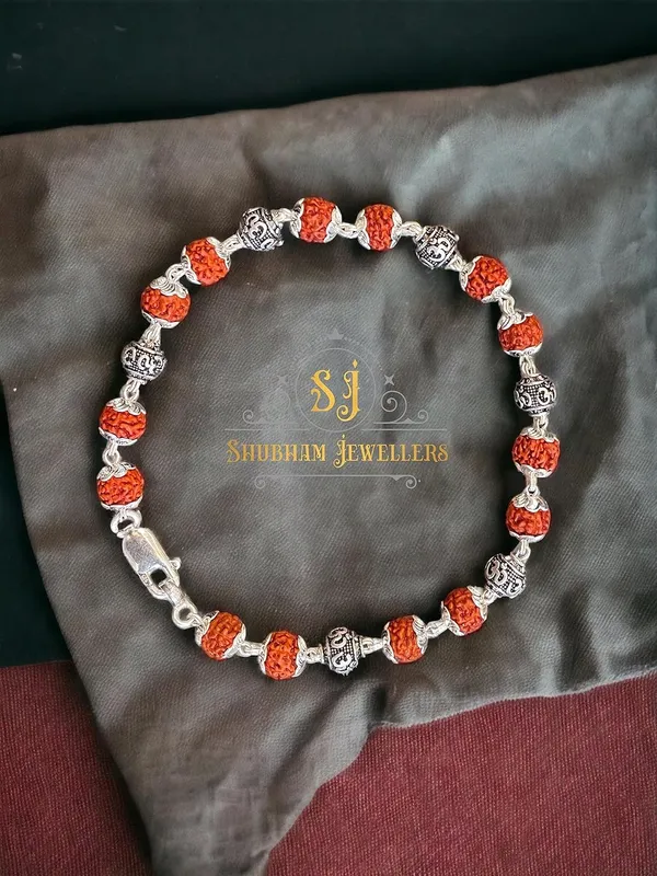 Silver_925_Sterling_Handmade_Dual_Wire_Stylish_Rudraksha_Rakhi_For_Men_(6_Mm_Natural_Beads_Om_Para)_(6Om)