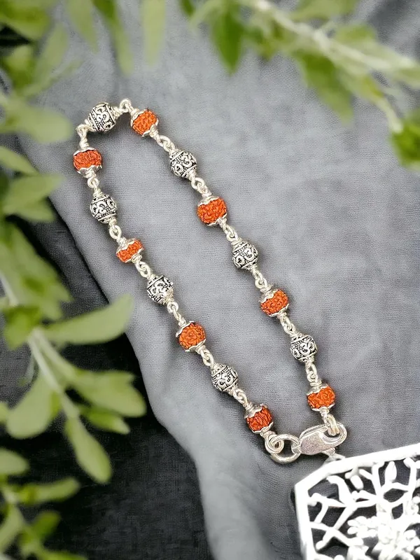 Silver_925_Sterling_Handmade_Dual_Wire_Stylish_Rudraksha_Rakhi_For_Men_6_Mm_Natural_Beads_Om_Para_(6Mm_-9Om)