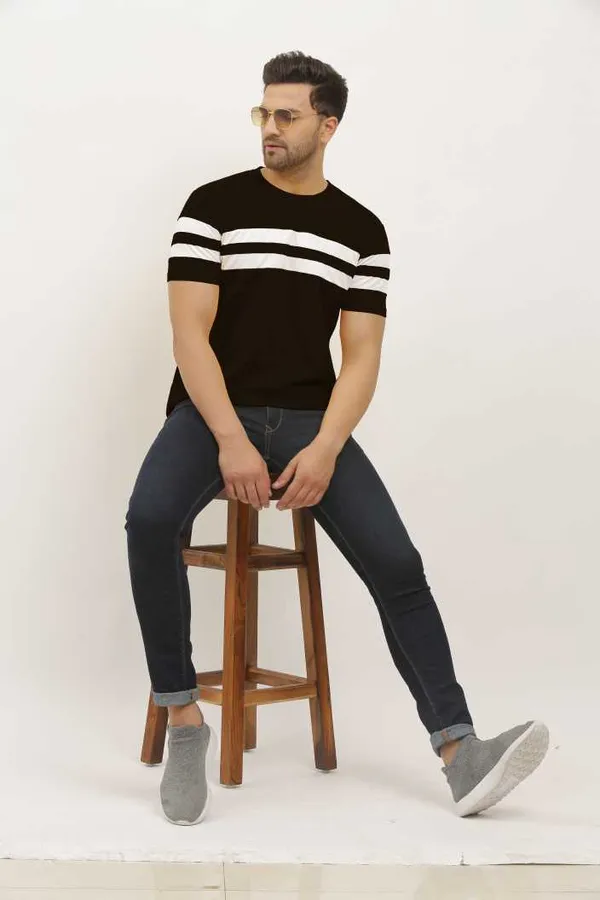 Polo_type_round_nack_T-shirt