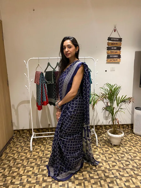 Ikkat_Print_Pure_Soft_Cotton_saree_With_Blouse_Piece