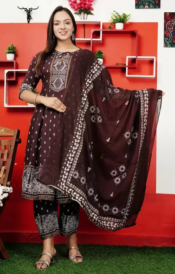 Stylish_&_Elegant_Women_Kurta_Pyjama_Dupatta_Set