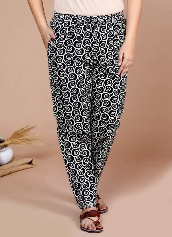 Women's_Cotton_Night_Suits_for_Women_|_Short_Sleeve_Floral_Printed_Payjama_Set_(Black)