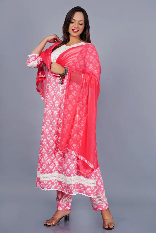 Pink_&_White_Kurta_Pant_Dupatta_Set_For_Women