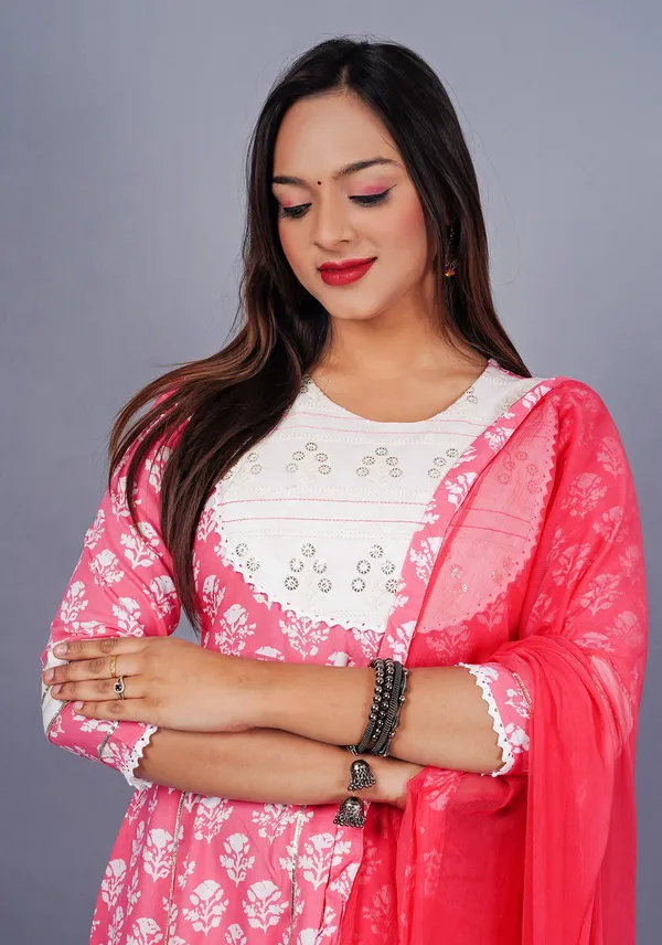 Pink_&_White_Kurta_Pant_Dupatta_Set_For_Women