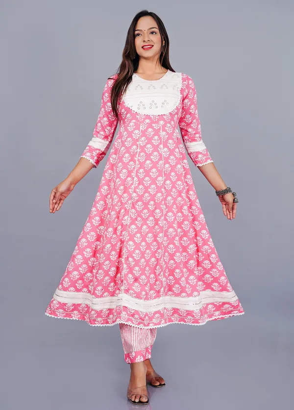 Pink_&_White_Kurta_Pant_Dupatta_Set_For_Women
