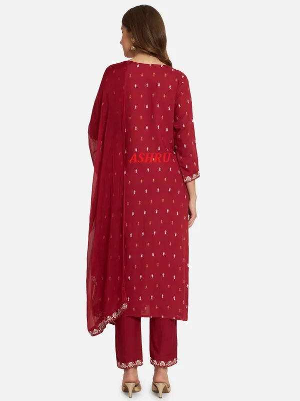 Maroon_Kurta_Pant_Dupatta_Set_For_Women