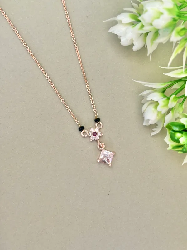 SQ1_minimal_Rosegold__Mangalsutra