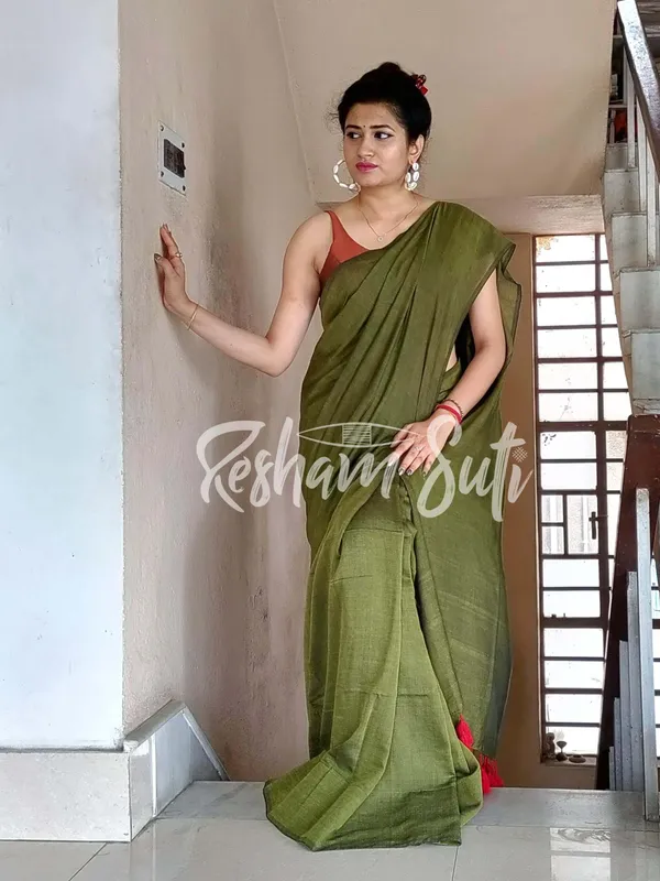 Olive_Green_with_Red_Tussel_Mul_Modal_Saree-Leaf_of_Faith