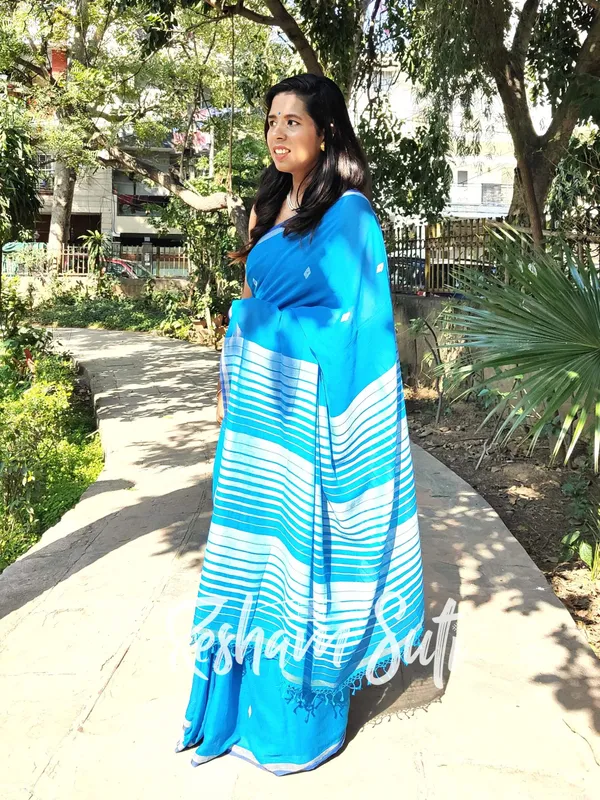 Aqua_Blue_&_White_Handwoven_Cotton_Jamdani_Saree-Aasman_Ke_Pare