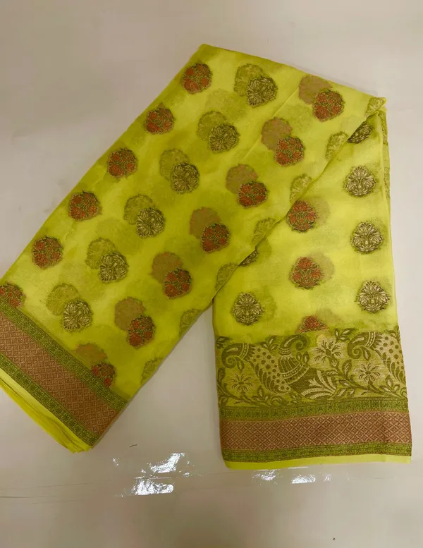 Humairah_Presents_Yellow_Chiffon_Floral_Zari_Mina_Booti_Skirt_Floral_Mina_Zari_Border_and_Big_Boota_Pallu_with_Yellow_Blouse