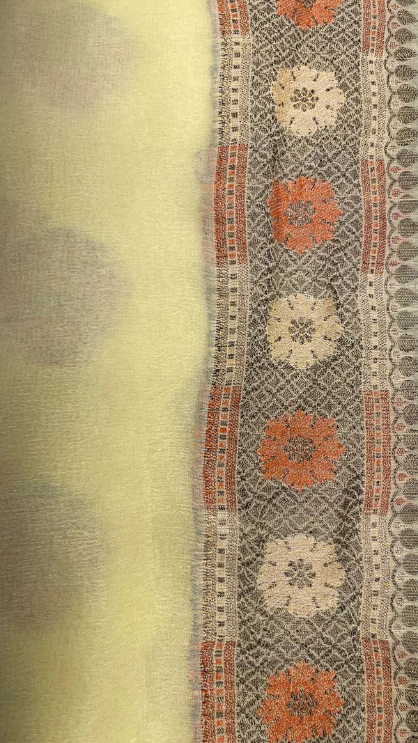 Humairah_Presents_Yellow_Chiffon_Floral_Zari_Mina_Booti_Skirt_Floral_Mina_Zari_Border_and_Big_Boota_Pallu_with_Yellow_Blouse