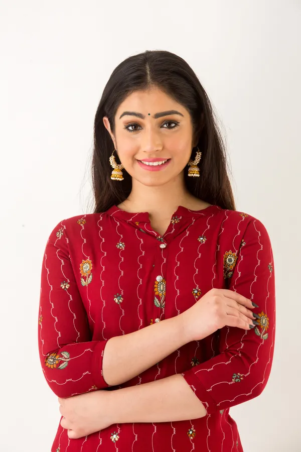 Stylish_&_Elegant_Women_Kurti_Pant_Set