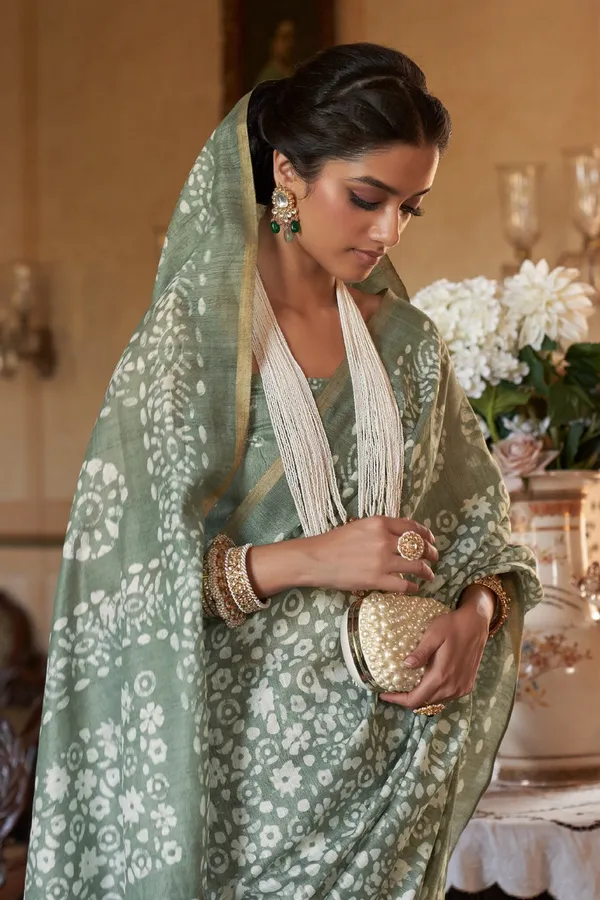 Sage_Green_Soft_Mul_Cotton_Saree_With_Batik_Print_&_Zari_Woven