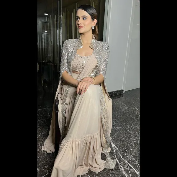 Sequin_Pre_Draped_Saree_With_Jacket_And_Long_Shrug_Georgette_Saree