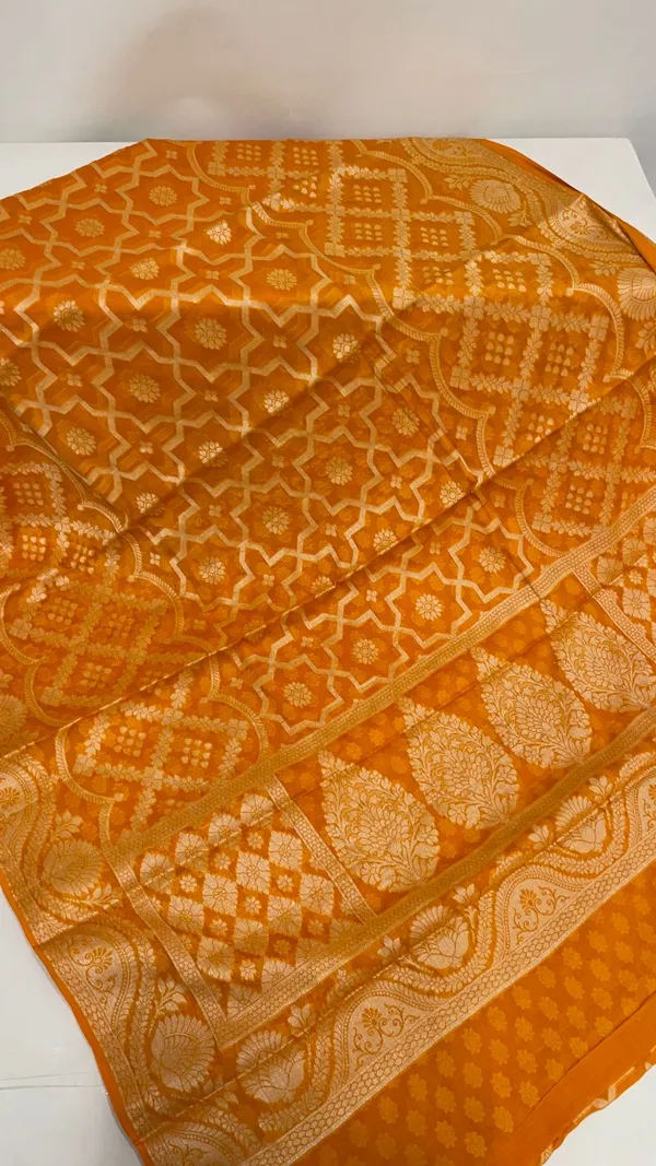 Humairah_Presents_Pure_Handloom_Yellow_Chiffon_Floral_Mina_Zari_Booti_with_Copper_Zari_Border_and_Pallu_and_Mustard_Yellow_Blouse