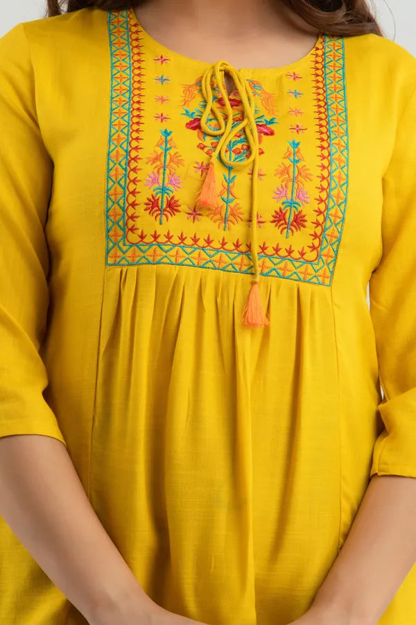 Yellow_Women'S_Rayon_Embroidered_Regular_Fit_Top