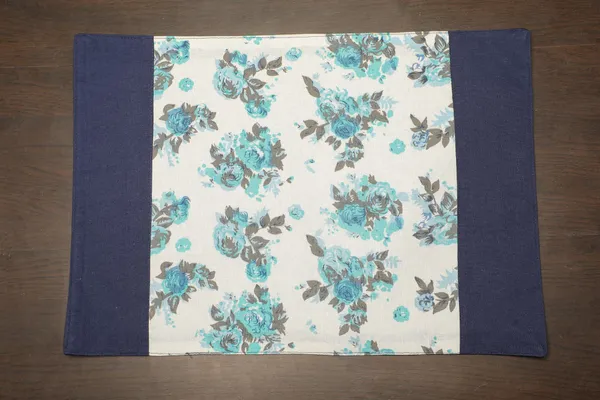 Pack_of_18_Pieces_Cotton_Blue_Floral_Printed_Place_Mat_With_Napkin_for_Dining_and_Center_Table