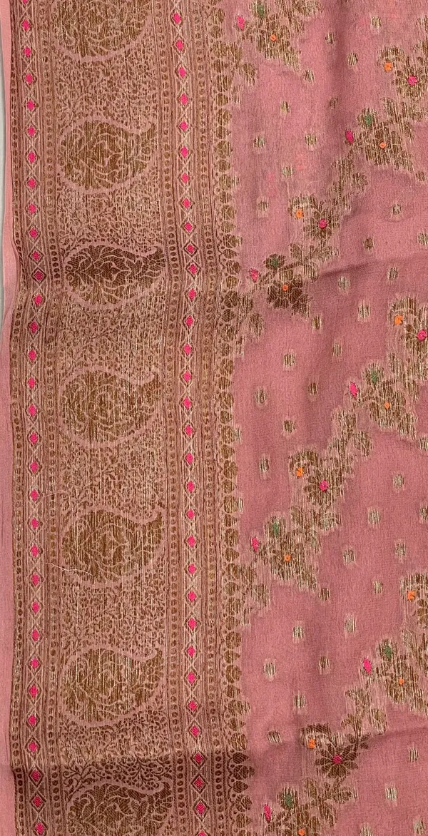 Humairah_Presents_Pure_Handloom_Peach_Chiffon_Floral_Copper_Zari_Mina_Stripe_Jaal_Booti_with_Paisley_Mina_Zari_Border_and_Peach_Blouse