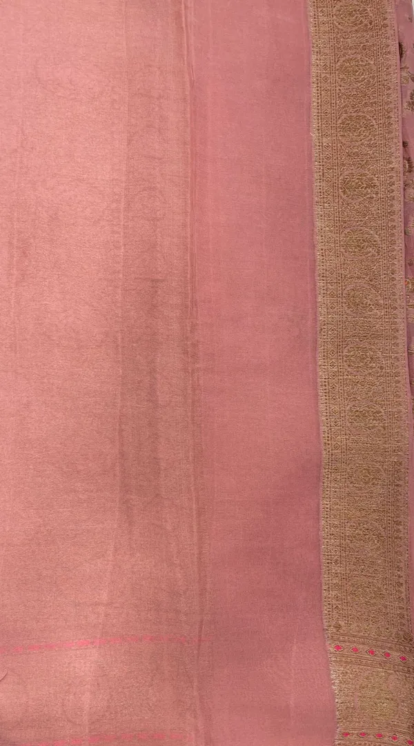 Humairah_Presents_Pure_Handloom_Peach_Chiffon_Floral_Copper_Zari_Mina_Stripe_Jaal_Booti_with_Paisley_Mina_Zari_Border_and_Peach_Blouse