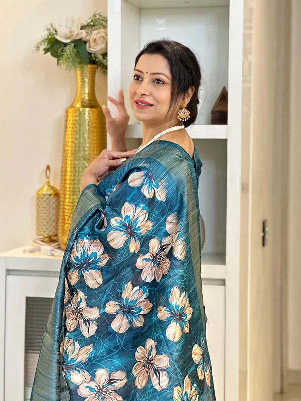 Gargi_Rama_Green_–_Wise_Navratri_Special_|_Soft_Tussar_Silk_Saree_with_Print,_Pallu_&_Zari_Border_&_Contrast_Print_Blouse_with_Tassels