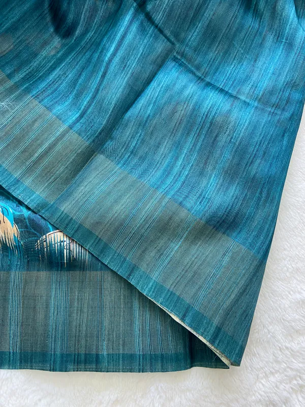 Gargi_Rama_Green_–_Wise_Navratri_Special_|_Soft_Tussar_Silk_Saree_with_Print,_Pallu_&_Zari_Border_&_Contrast_Print_Blouse_with_Tassels