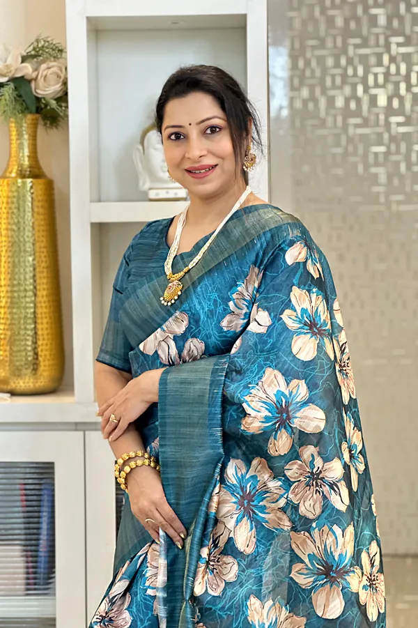 Gargi_Rama_Green_–_Wise_Navratri_Special_|_Soft_Tussar_Silk_Saree_with_Print,_Pallu_&_Zari_Border_&_Contrast_Print_Blouse_with_Tassels