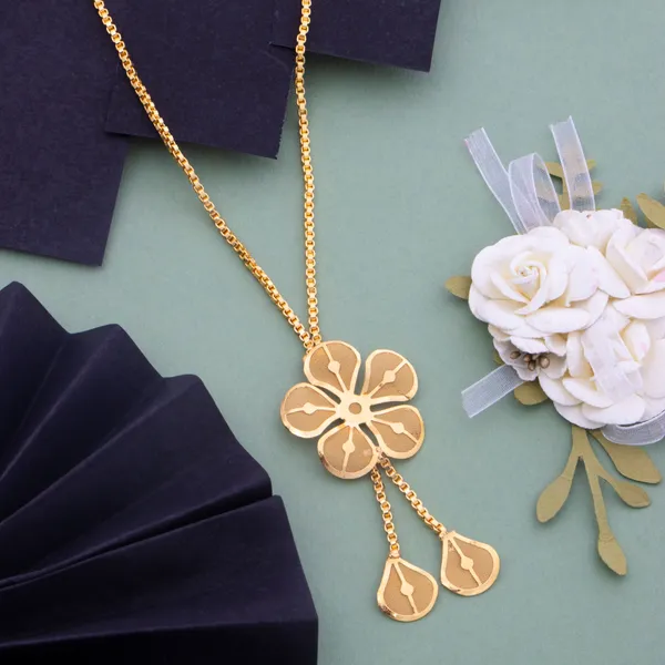 Stylish_Brass_Flower_Shap_Gold_Plated_Necklace_Chain_For_Women_and_Girls