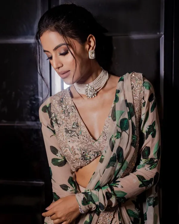Stylish_Designer_Three_Layer_Ruffel_Georgette_Saree