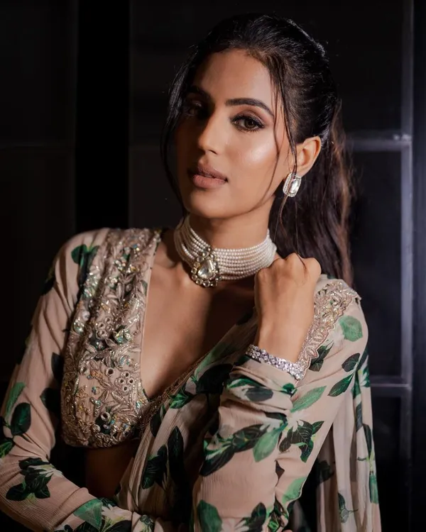 Stylish_Designer_Three_Layer_Ruffel_Georgette_Saree