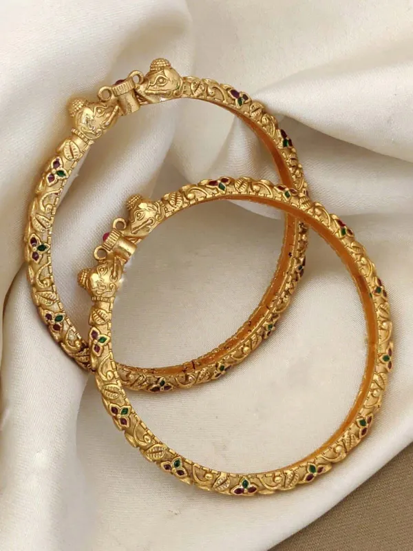 Stylish_Hathi_Mora_Bangles_With_Matt_Finish_Gold_Pack_Of_2_Piece_(1_Pair)