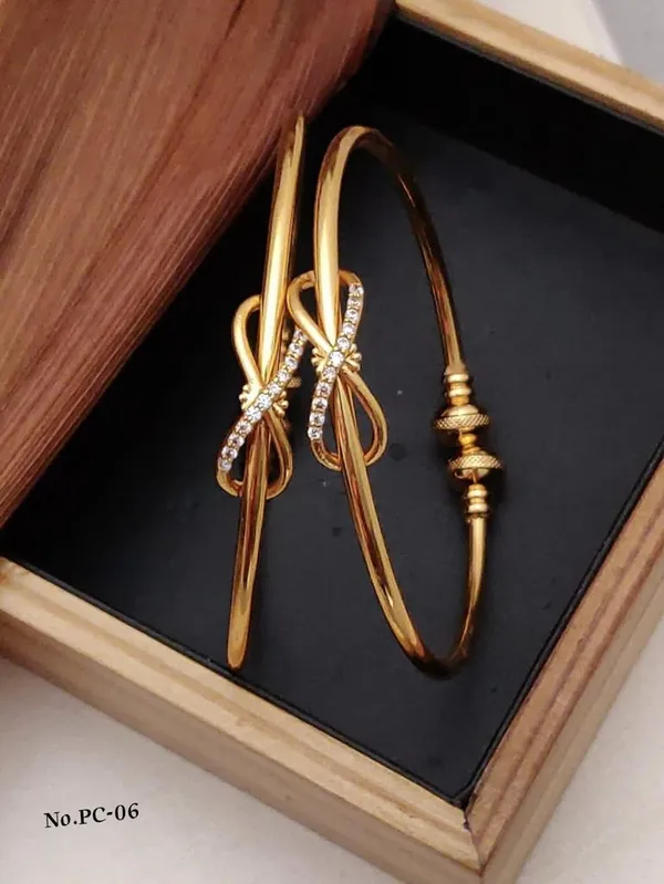 Set_Of_2_Gold_Finish_Brass_Bangles_&_Bracelet_For_Women