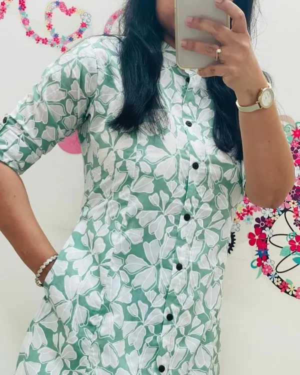 Green_Cotton_Regular_Fit_Solid_Kurta_And_Pant_Set_For_Women
