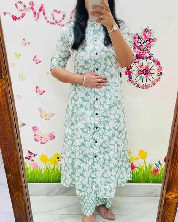 Green_Cotton_Regular_Fit_Solid_Kurta_And_Pant_Set_For_Women